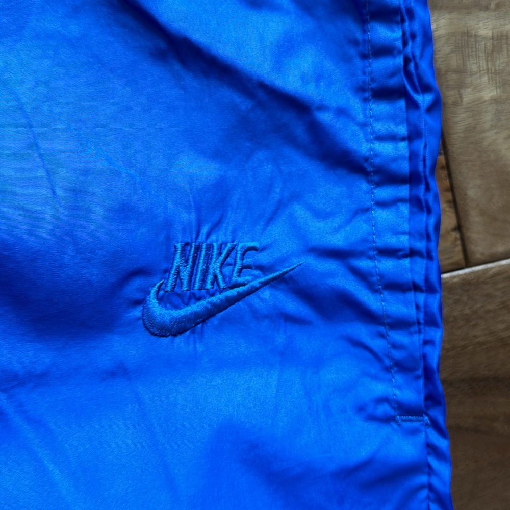 Vintage 80s NIKE nylon track pants. - Picture 2 of 5